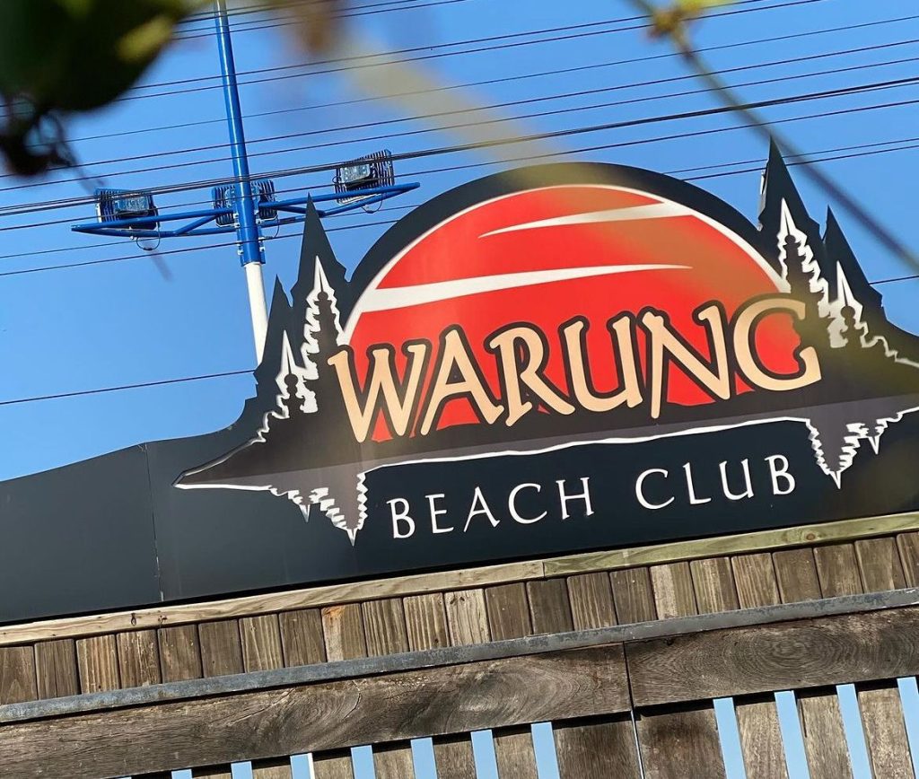 Warung Beach Club celebra 21 anos com programação especial de verão e reconstrução da pista principal