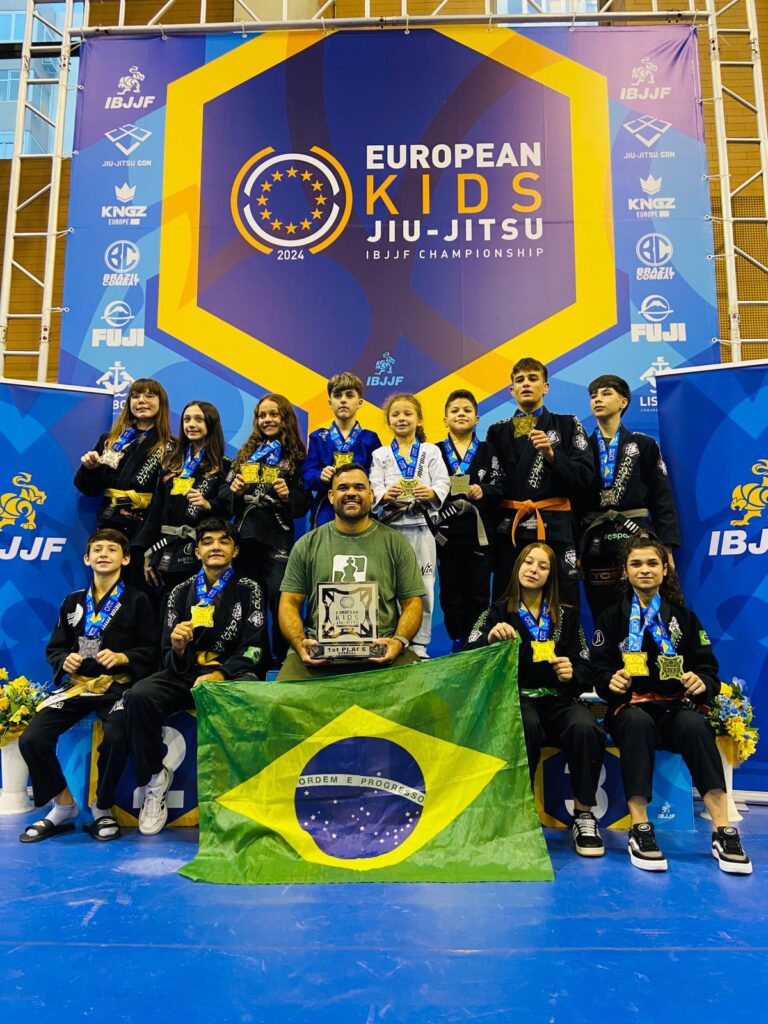 Atletas do projeto de boxe conquistam medalhas no mundial